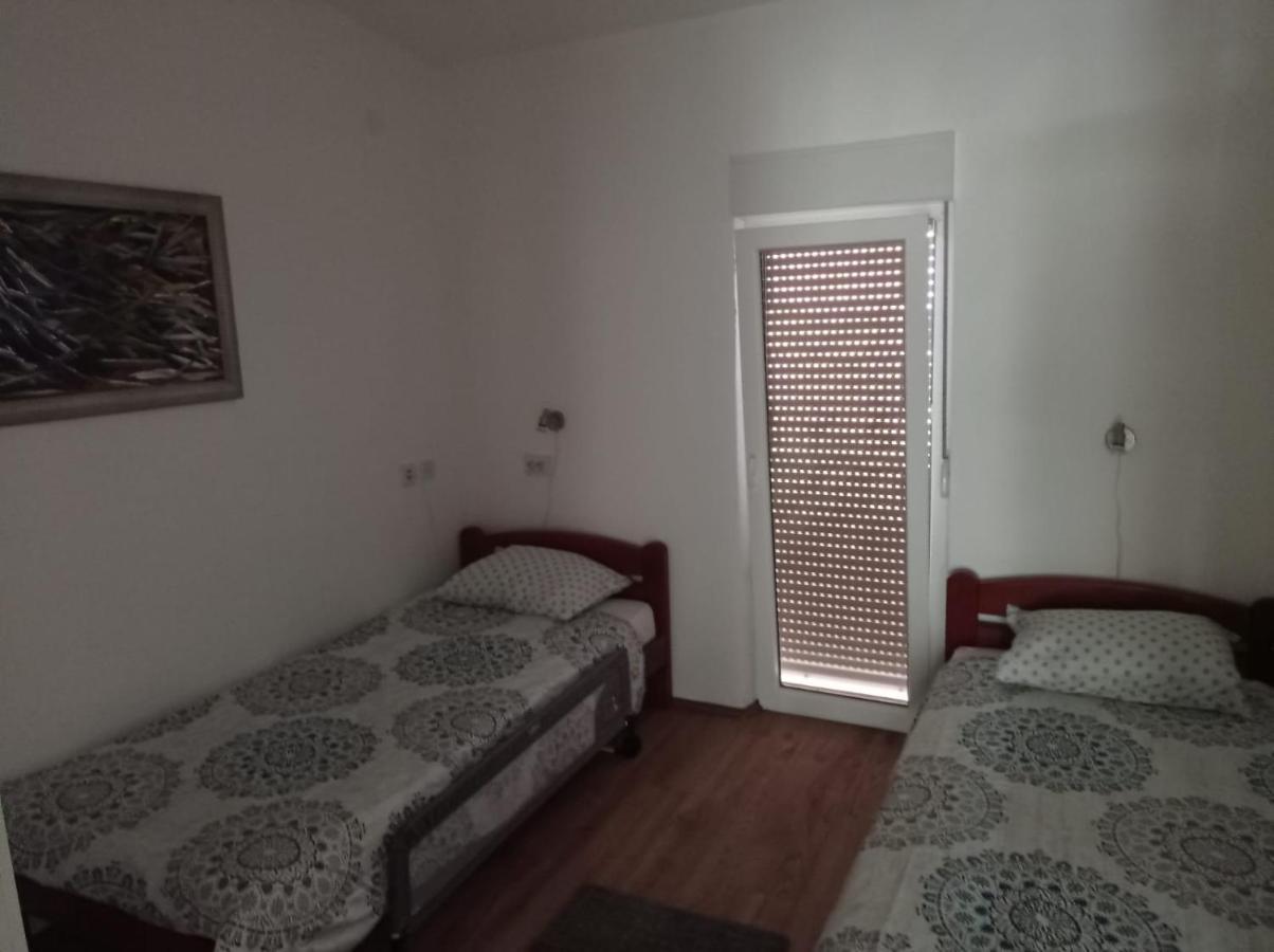Ap Jurisic Apartment Bibinje Bagian luar foto